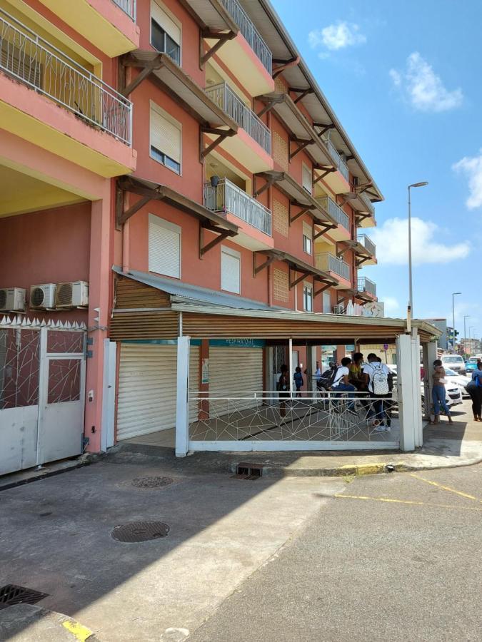 Nana - A 44 - Vue Panoramique-Appartement Cosy Et Lumineux- Cuisine Equipee- - Centre Ville-Wifi-Clim- Netflix - Parking Public Gratuit-Garage Prive Payant Cayenne Exterior foto